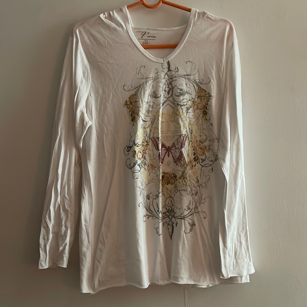 Womens hooded graphic tee
